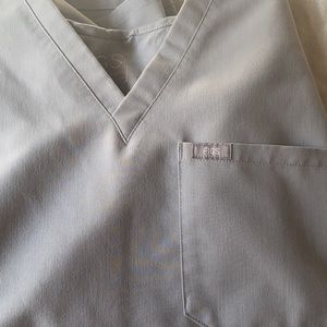 FIGS Set large. One pocket top w/pants